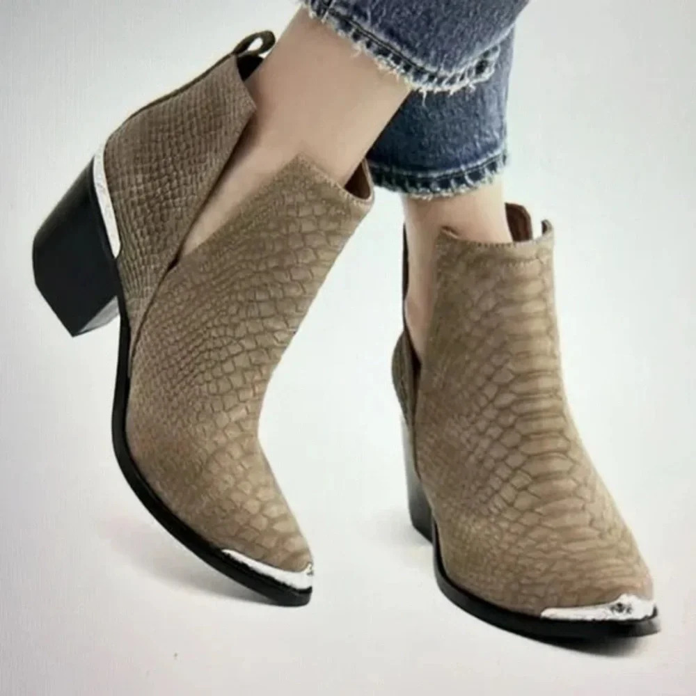 Jeffrey Campbell - Picture 2 of 10
